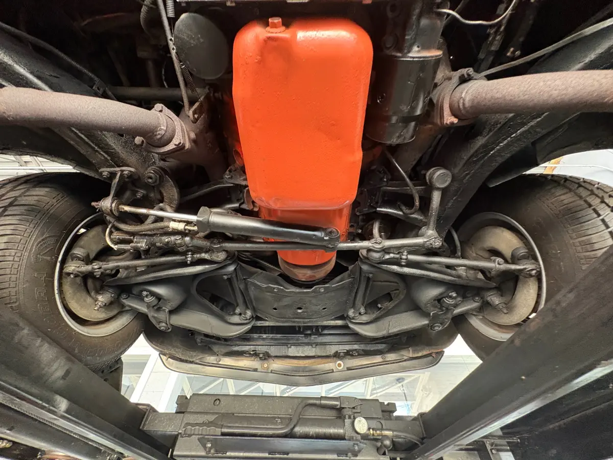 Vehicle photo 54