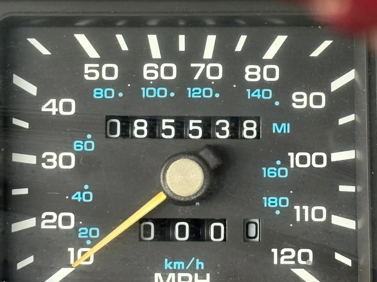 Vehicle photo 26