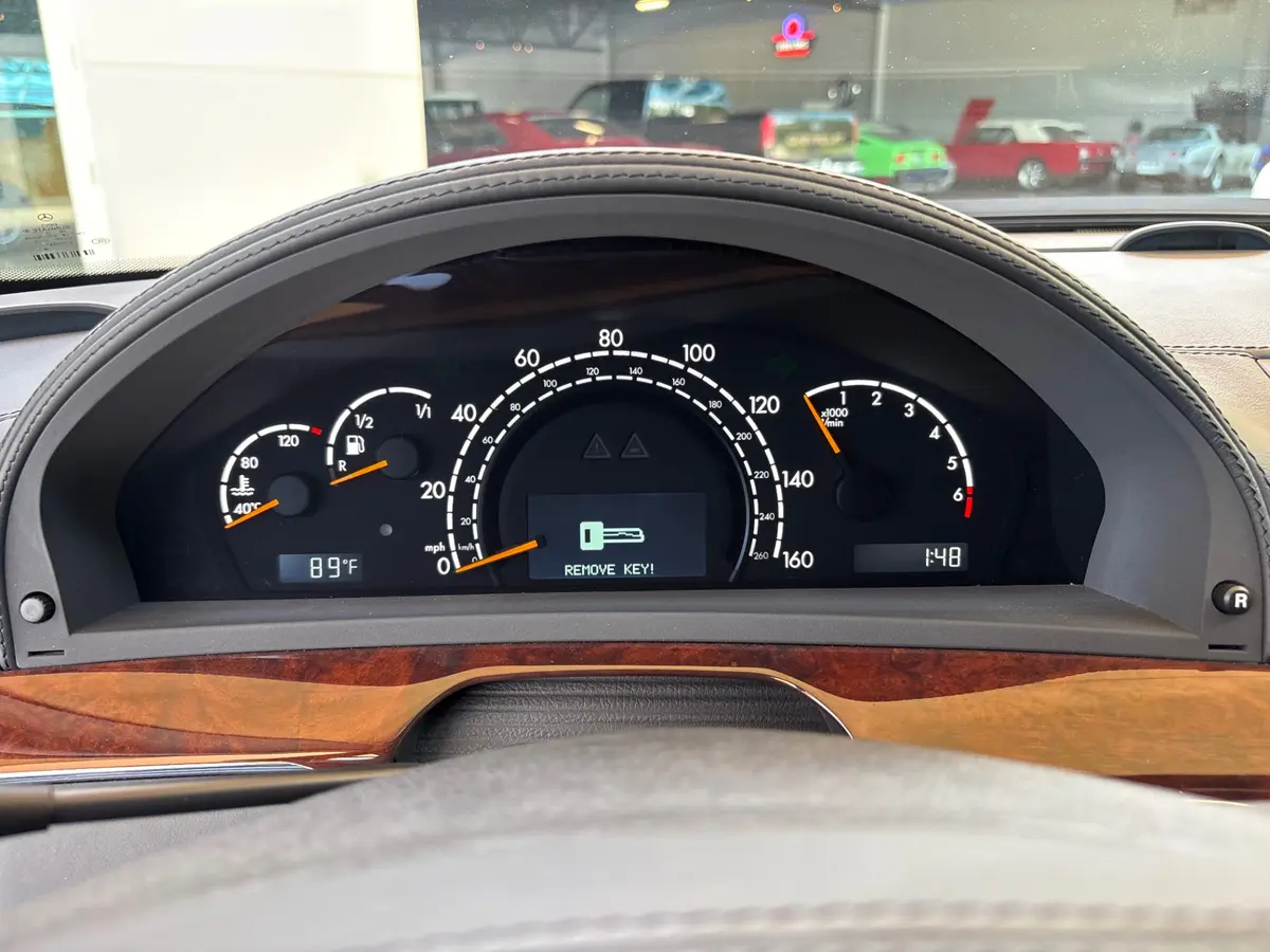 Vehicle photo 36
