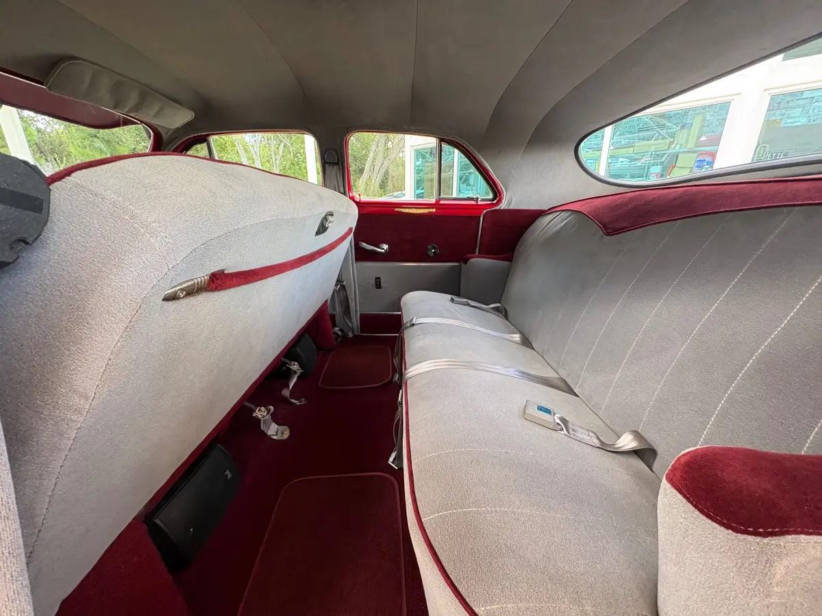 Vehicle photo 37