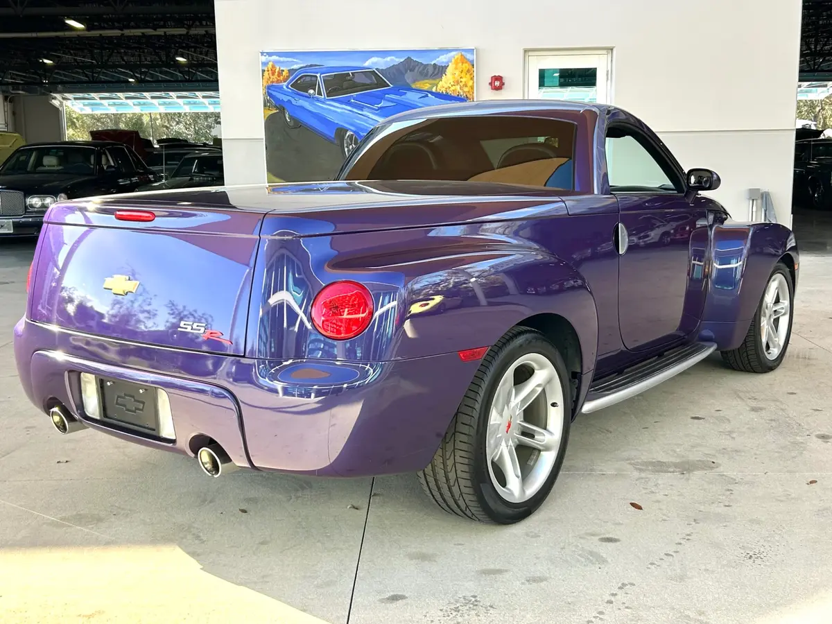 Vehicle photo 5