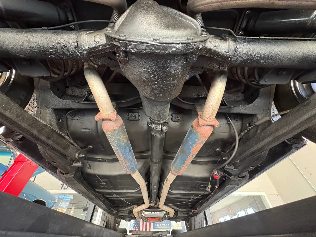 Vehicle photo 46
