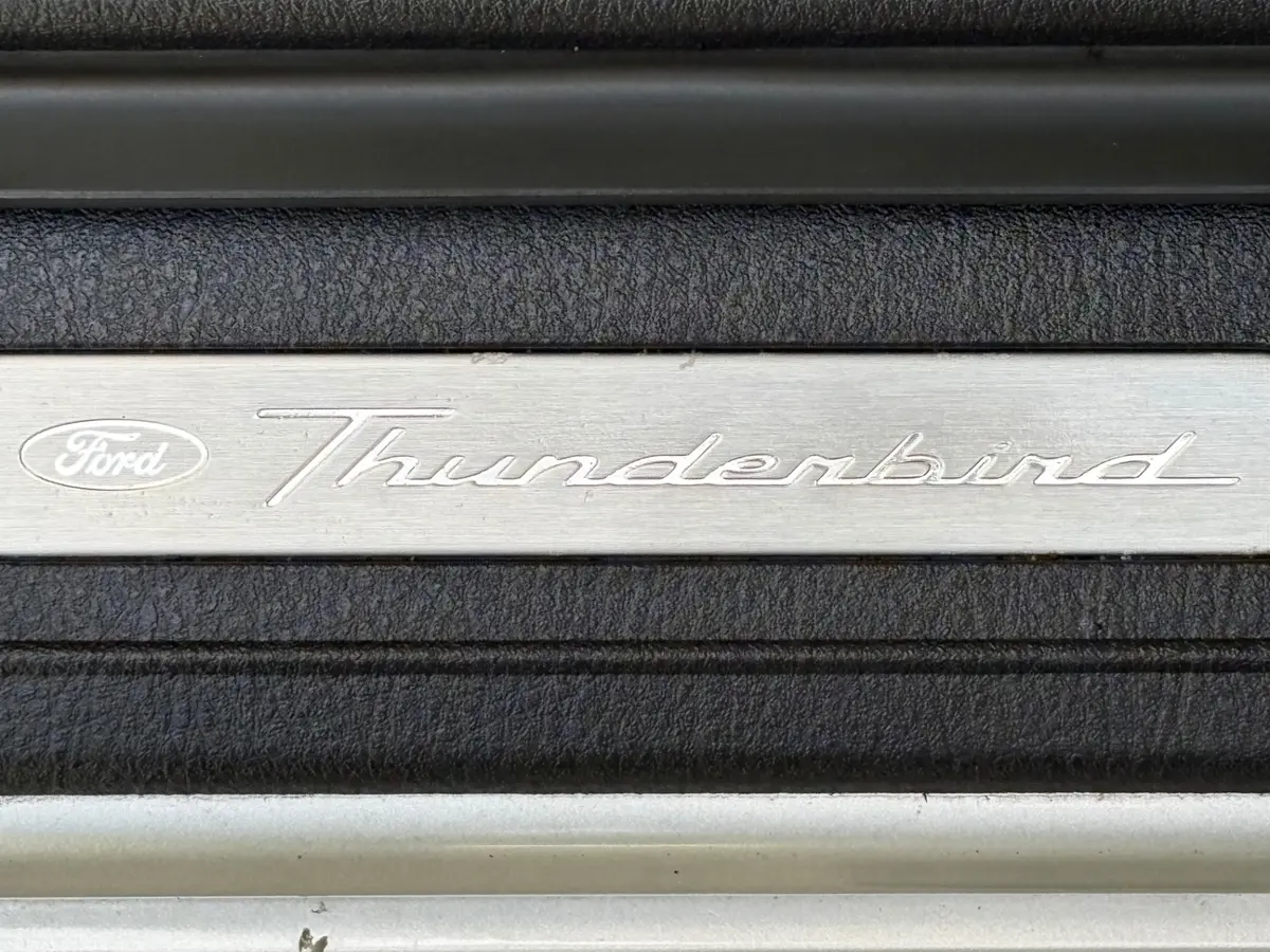 Vehicle photo 47