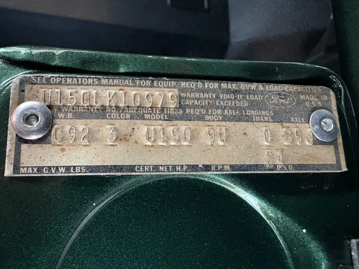 Vehicle photo 32
