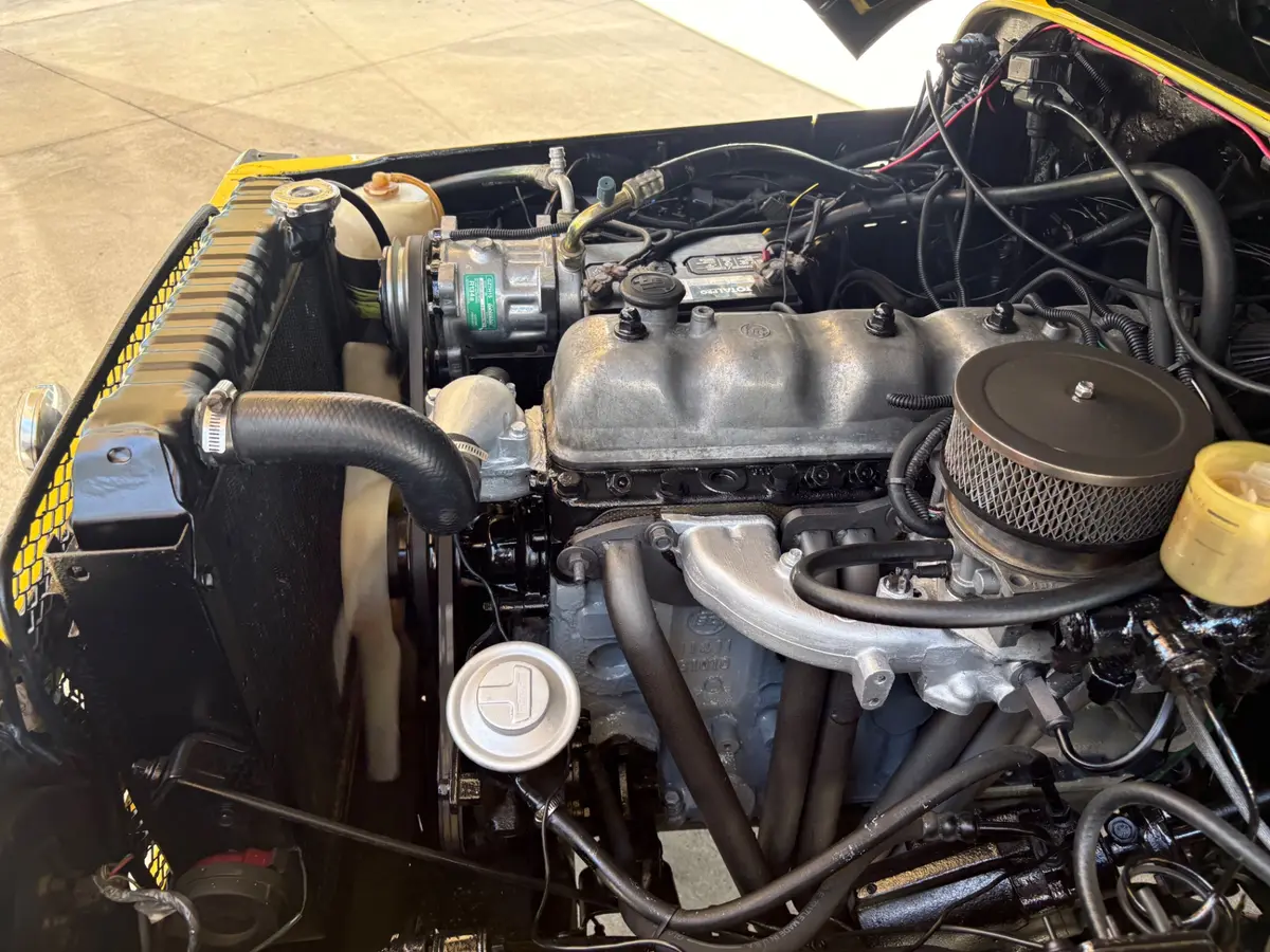 Vehicle photo 29