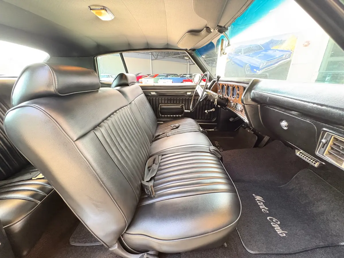 Vehicle photo 44