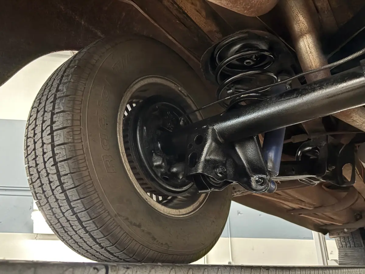 Vehicle photo 40