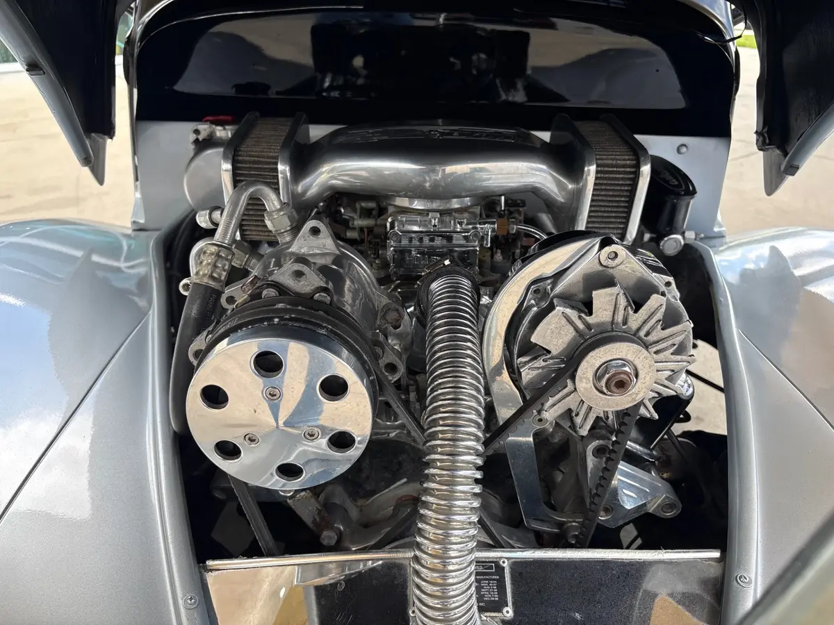 Vehicle photo 27