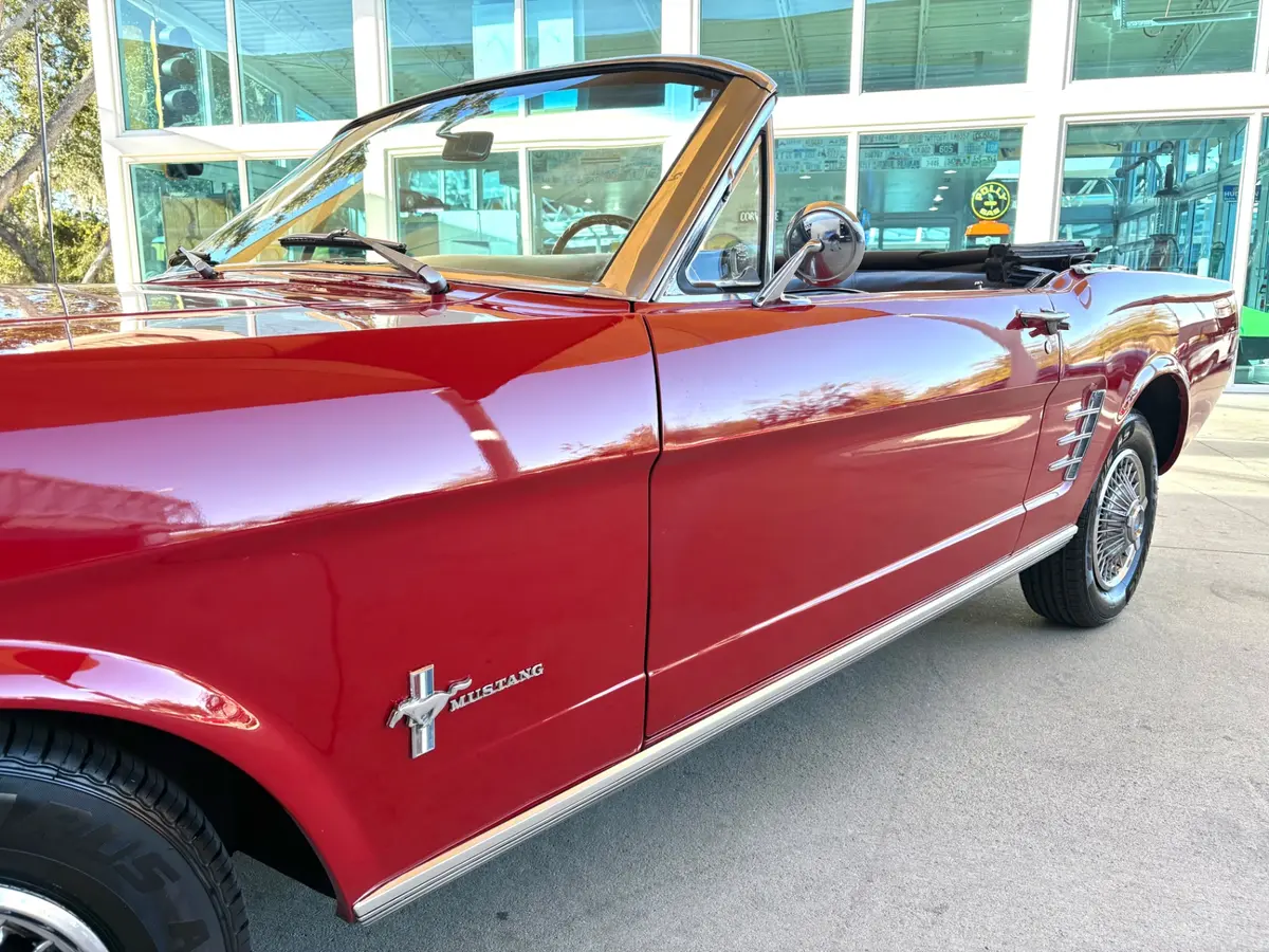 Vehicle photo 14