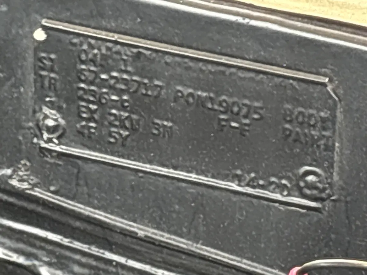 Vehicle photo 29