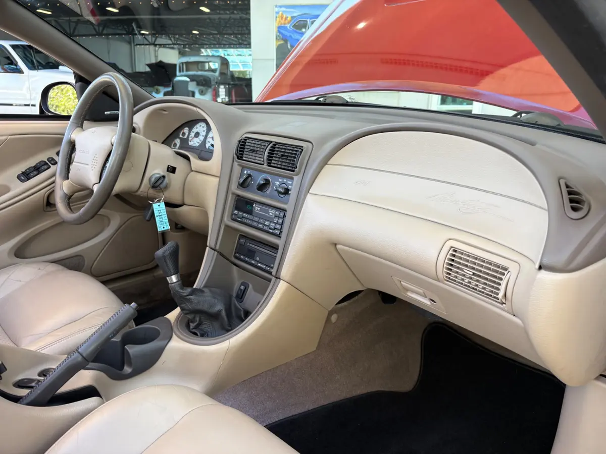 Vehicle photo 45