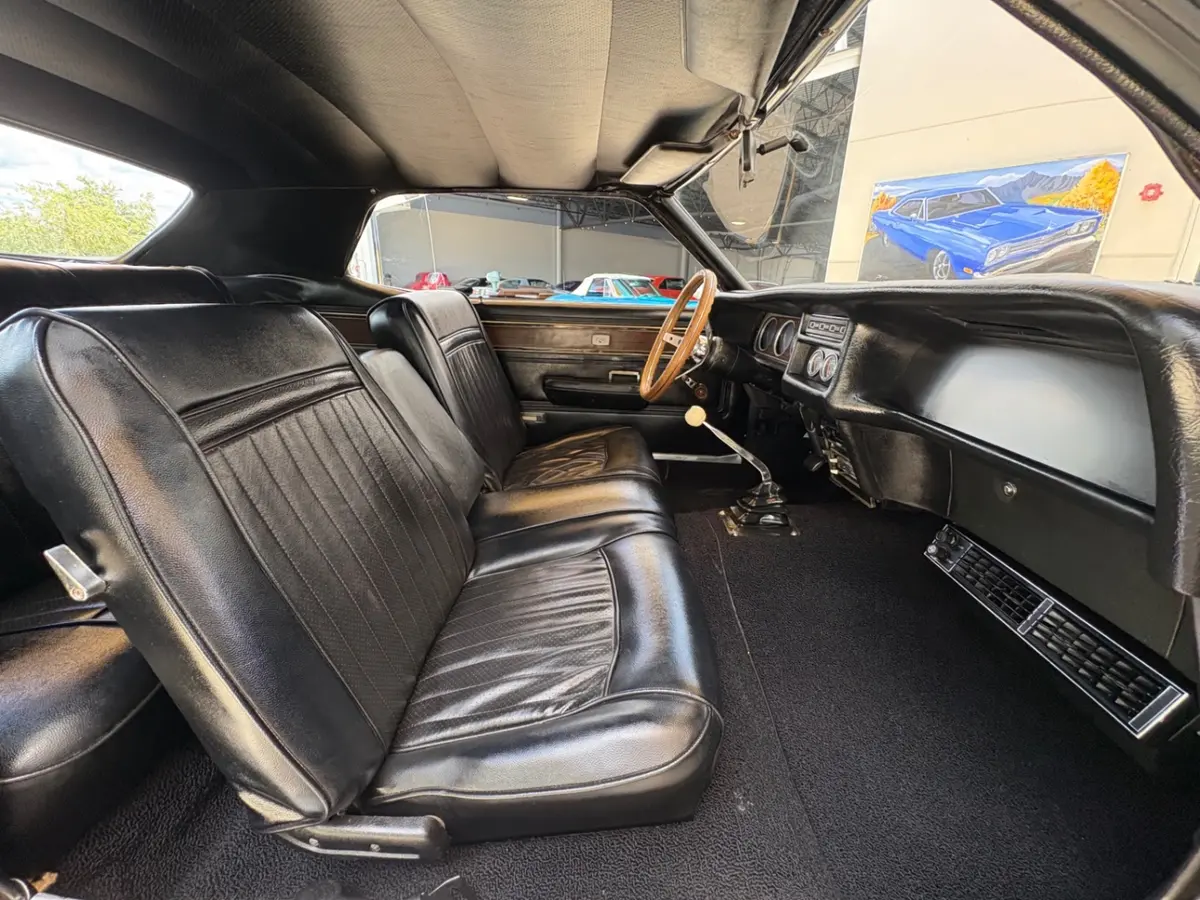 Vehicle photo 39