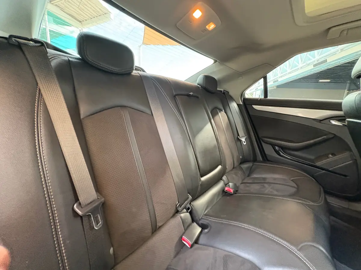 Vehicle photo 44