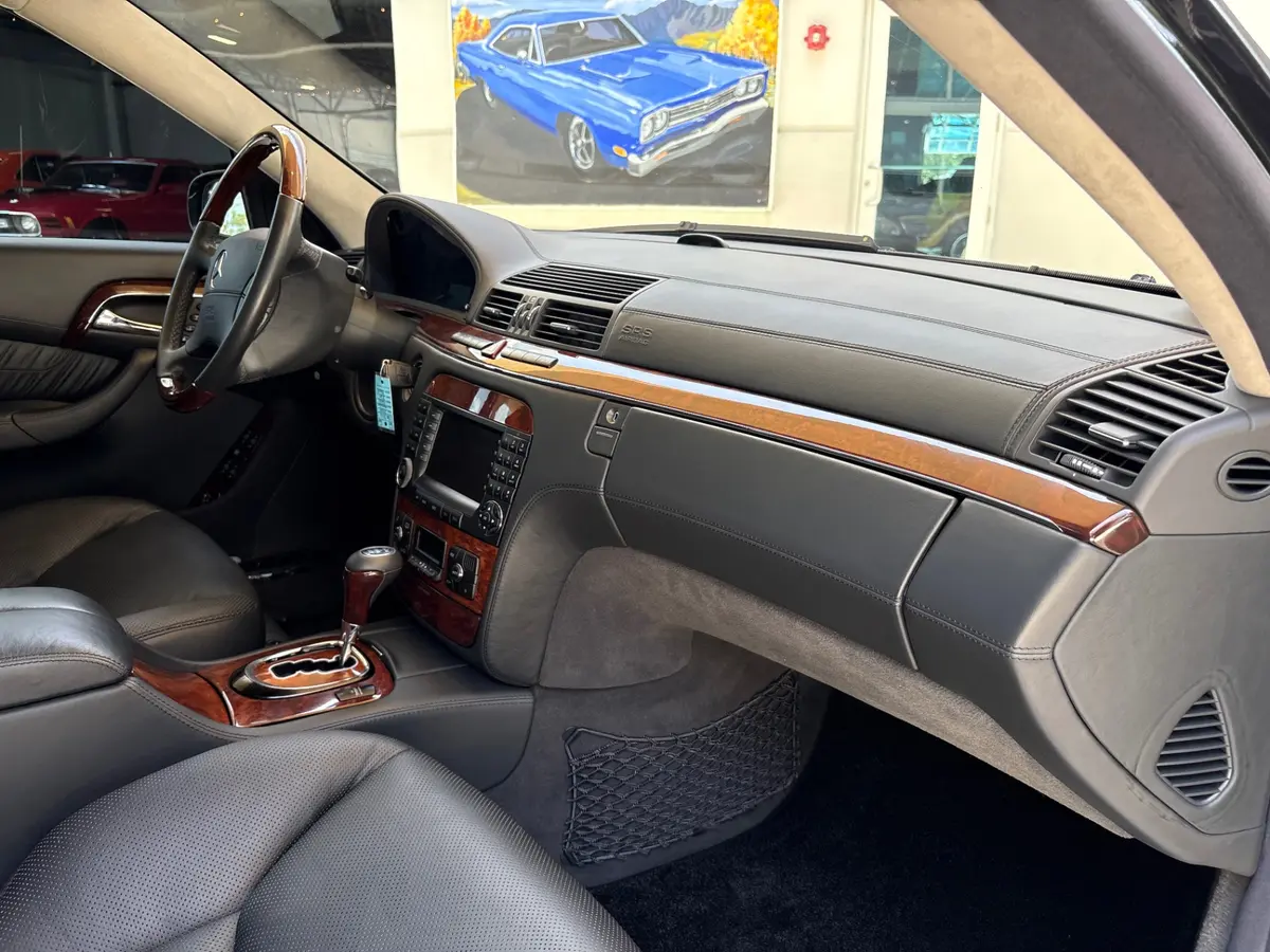 Vehicle photo 44