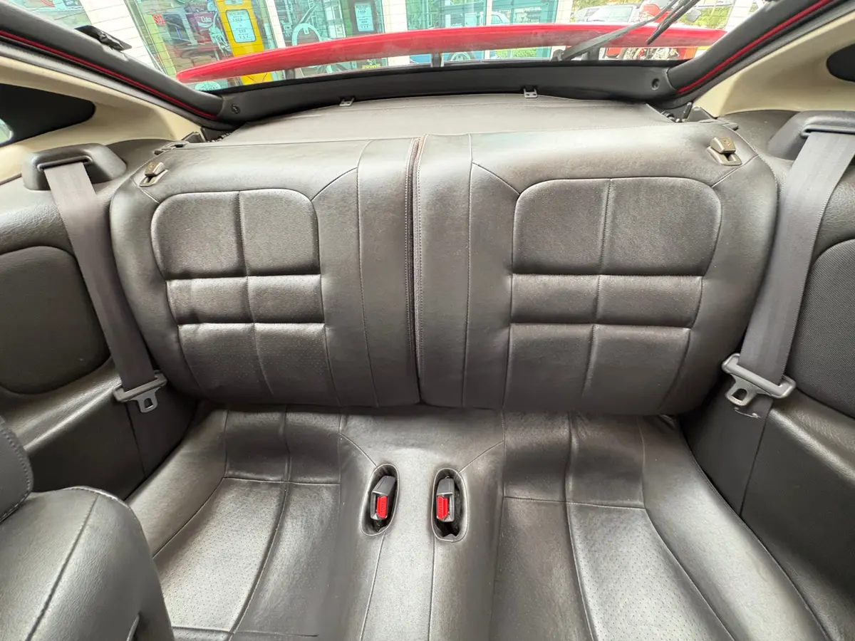 Vehicle photo 37