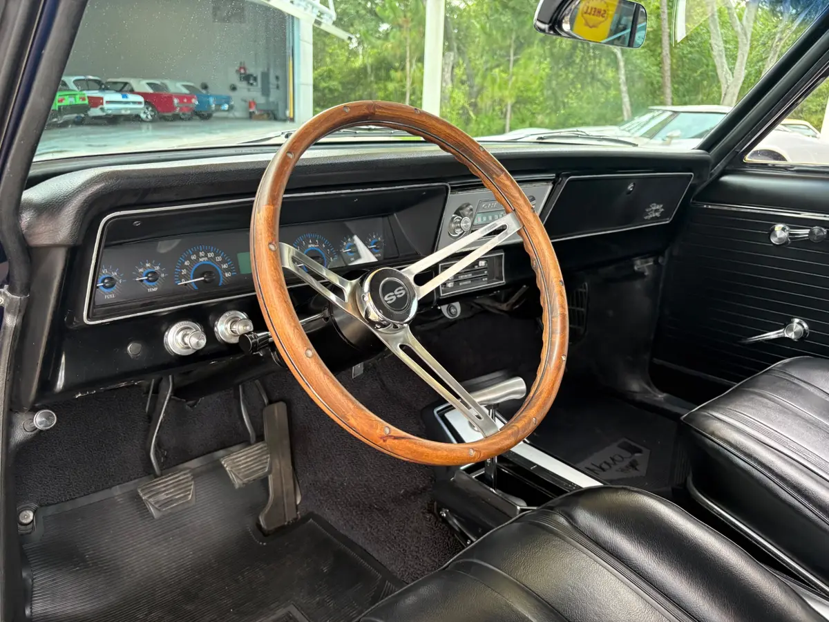 Vehicle photo 31