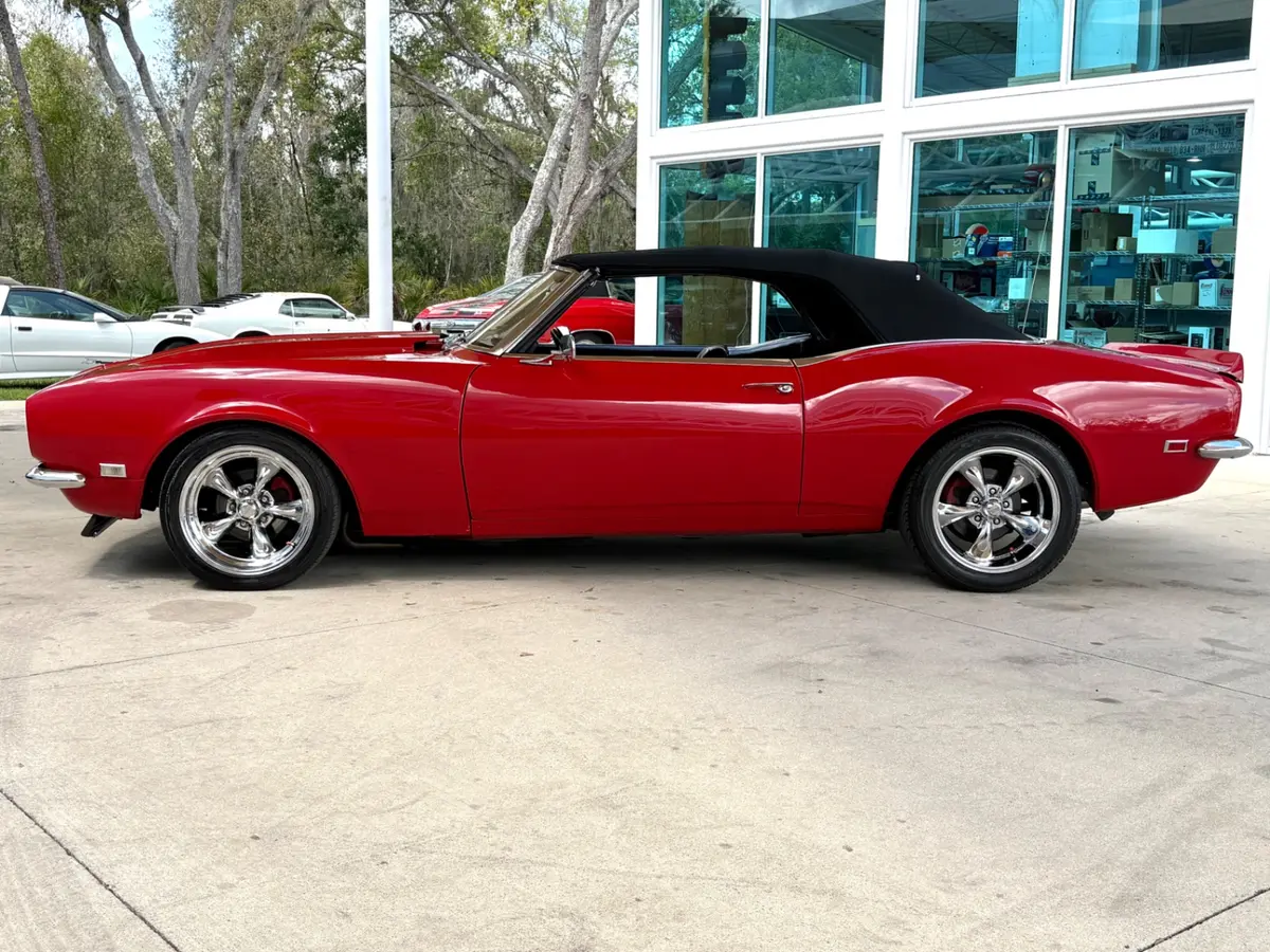 Vehicle photo 23