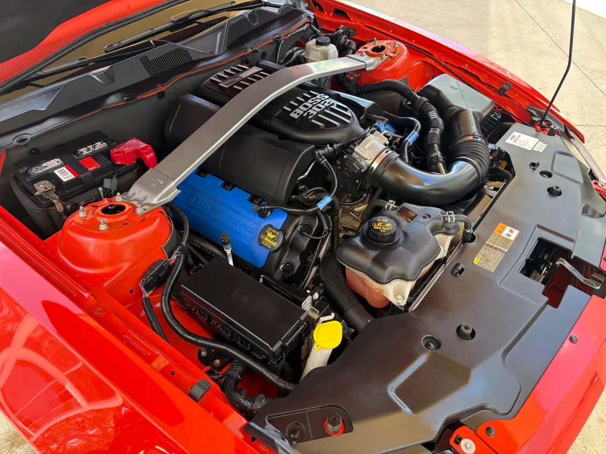 Vehicle photo 27