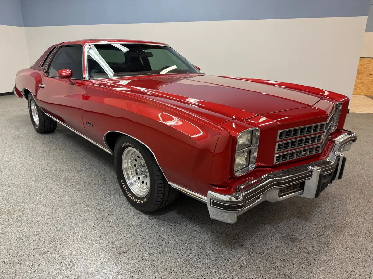 Vehicle photo 4
