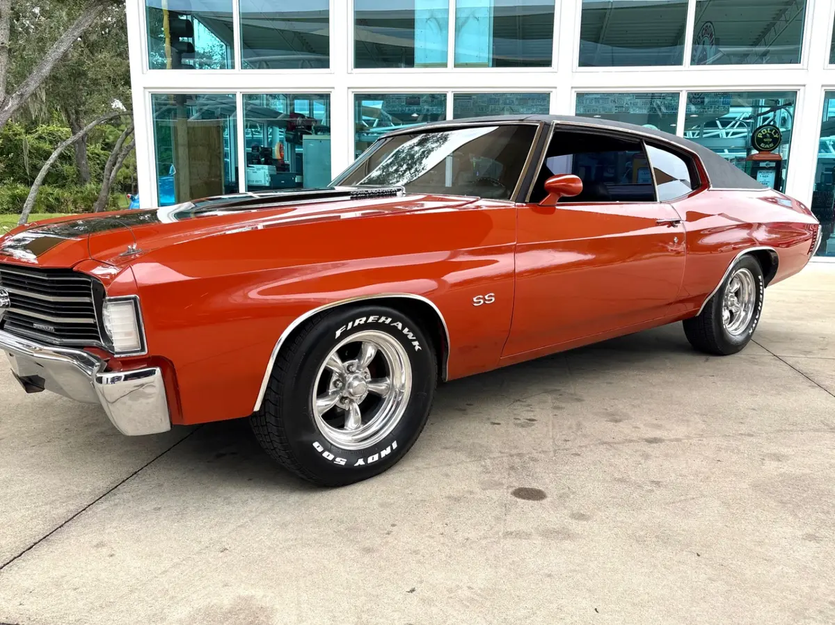 Vehicle photo 11