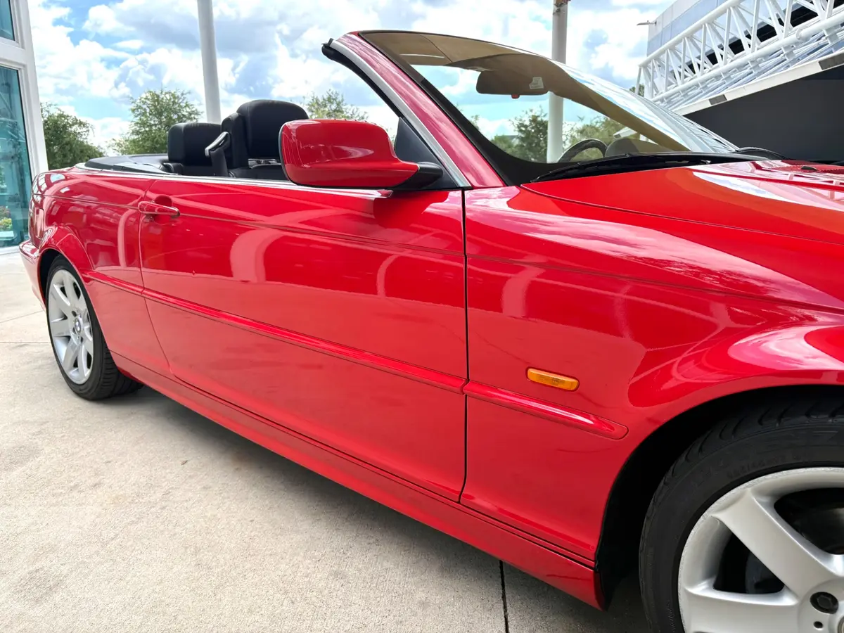 Vehicle photo 18