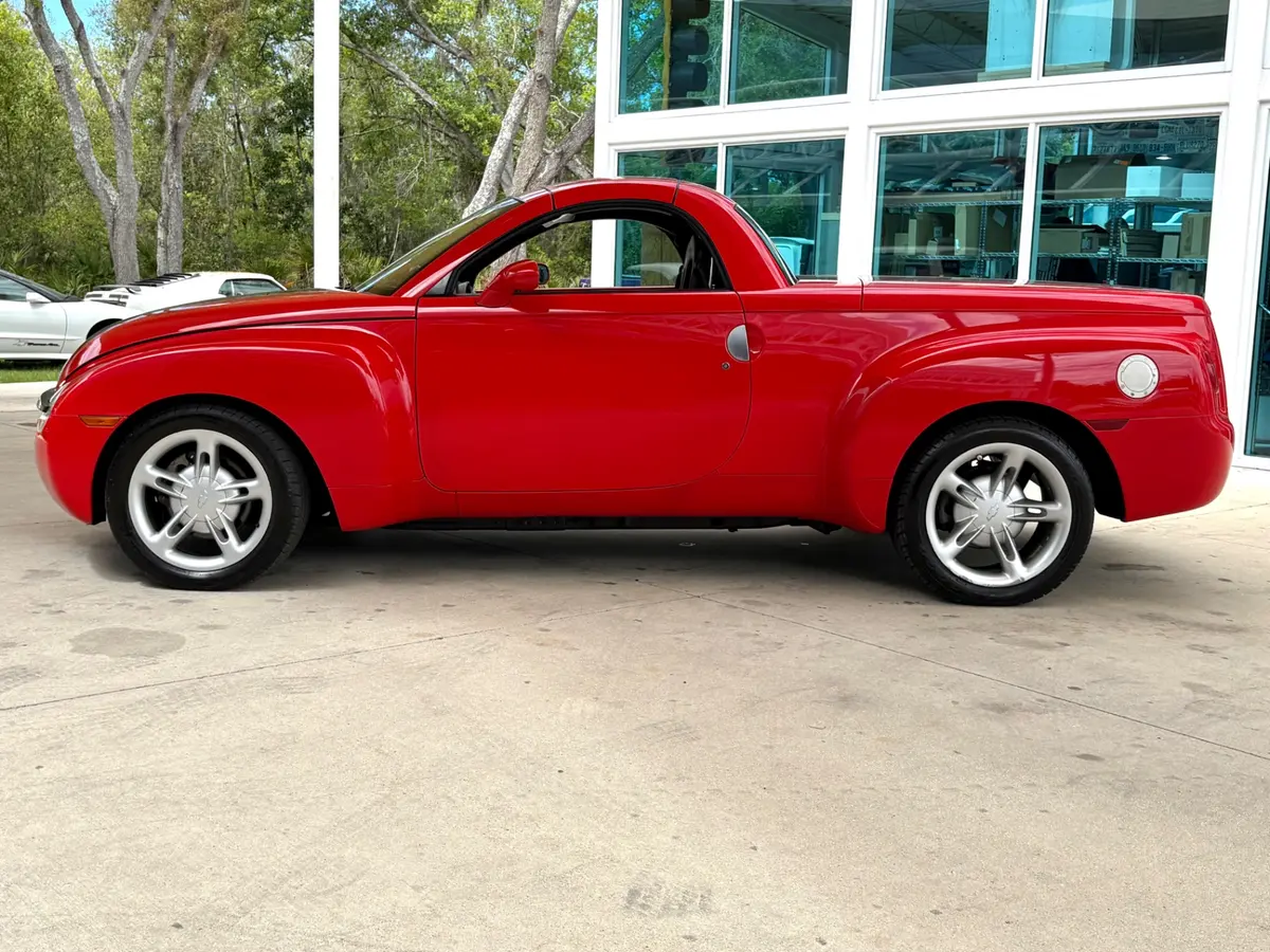 Vehicle photo 11