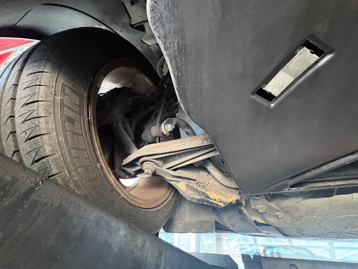 Vehicle photo 48