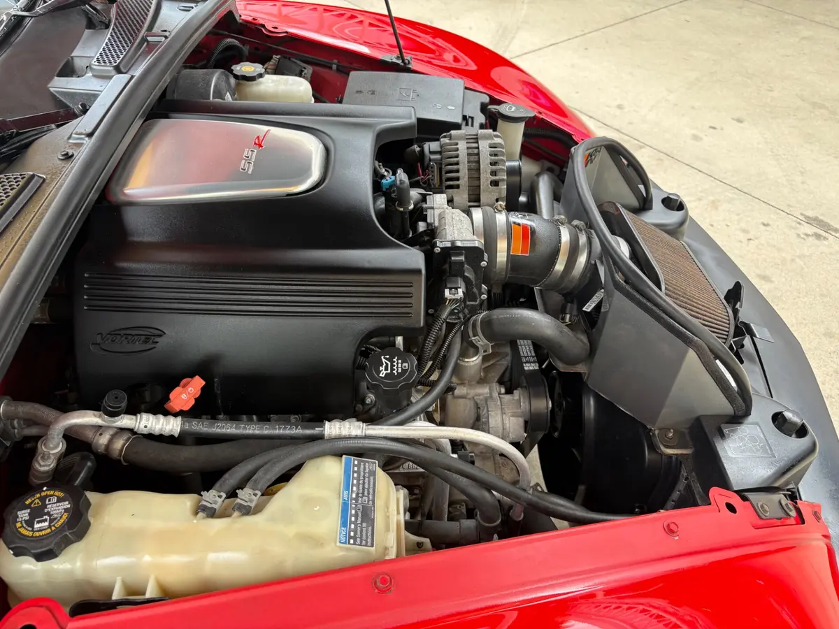Vehicle photo 25