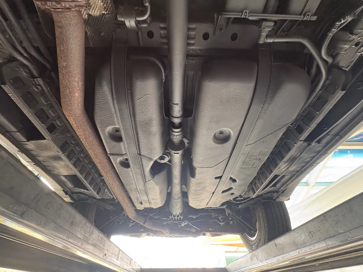 Vehicle photo 61