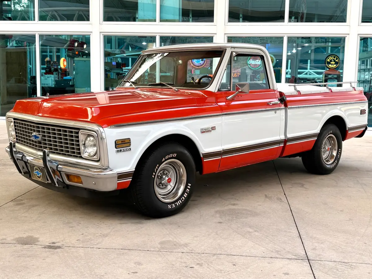 Vehicle photo 11