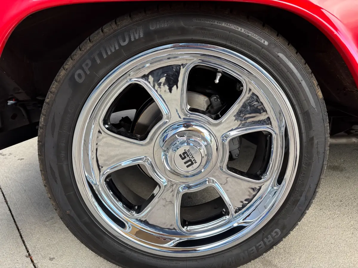 Vehicle photo 21
