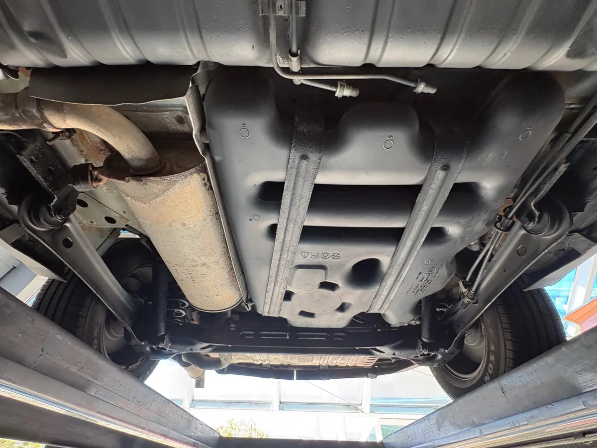 Vehicle photo 51