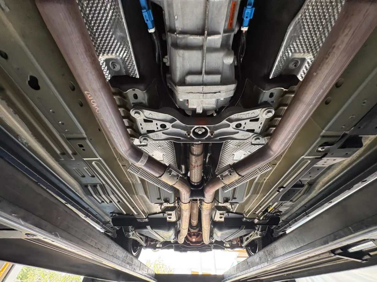 Vehicle photo 59
