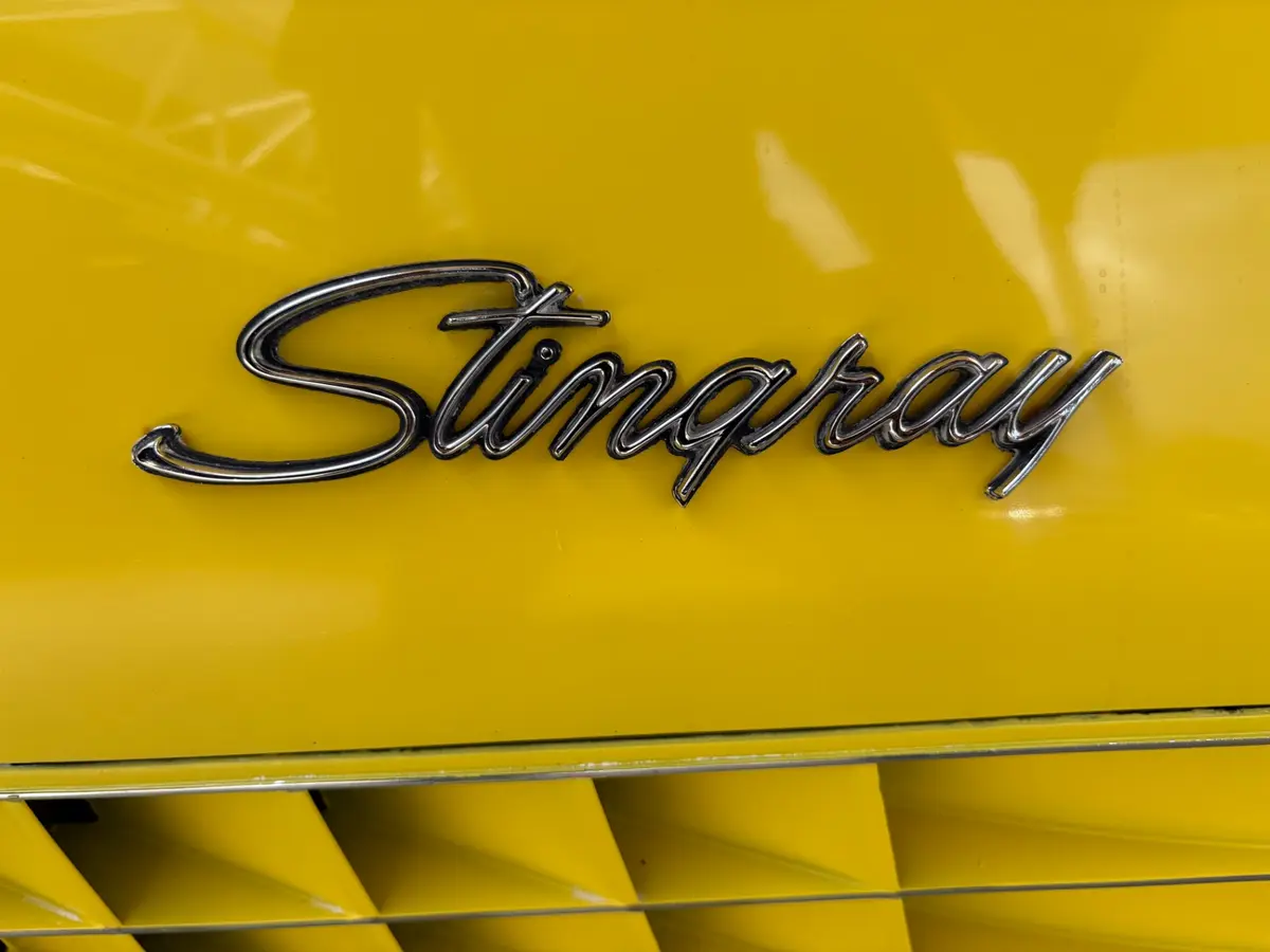Vehicle photo 21