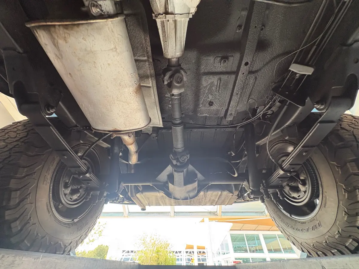 Vehicle photo 54