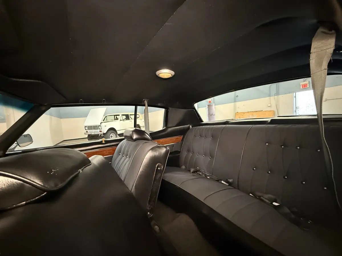 Vehicle photo 21