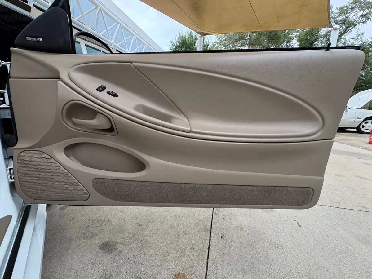Vehicle photo 45