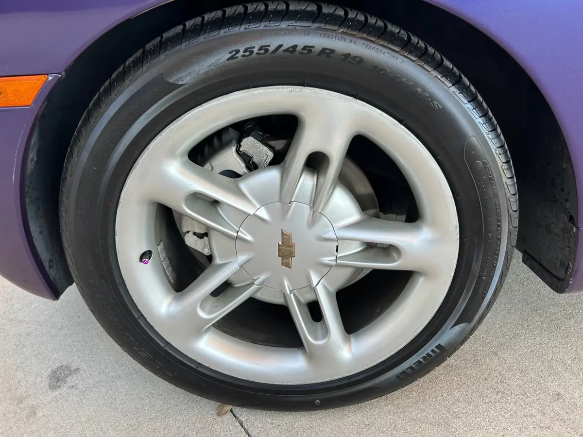 Vehicle photo 18