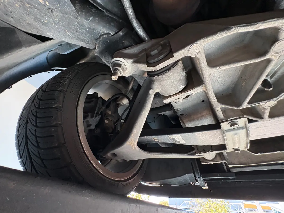 Vehicle photo 48