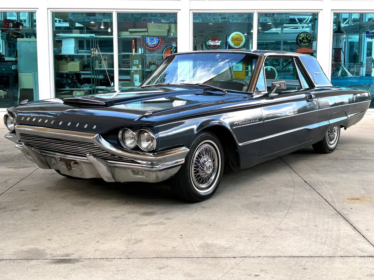 Vehicle photo 1