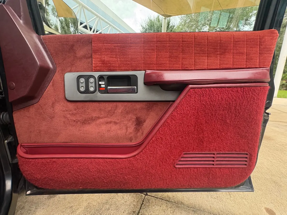 Vehicle photo 37