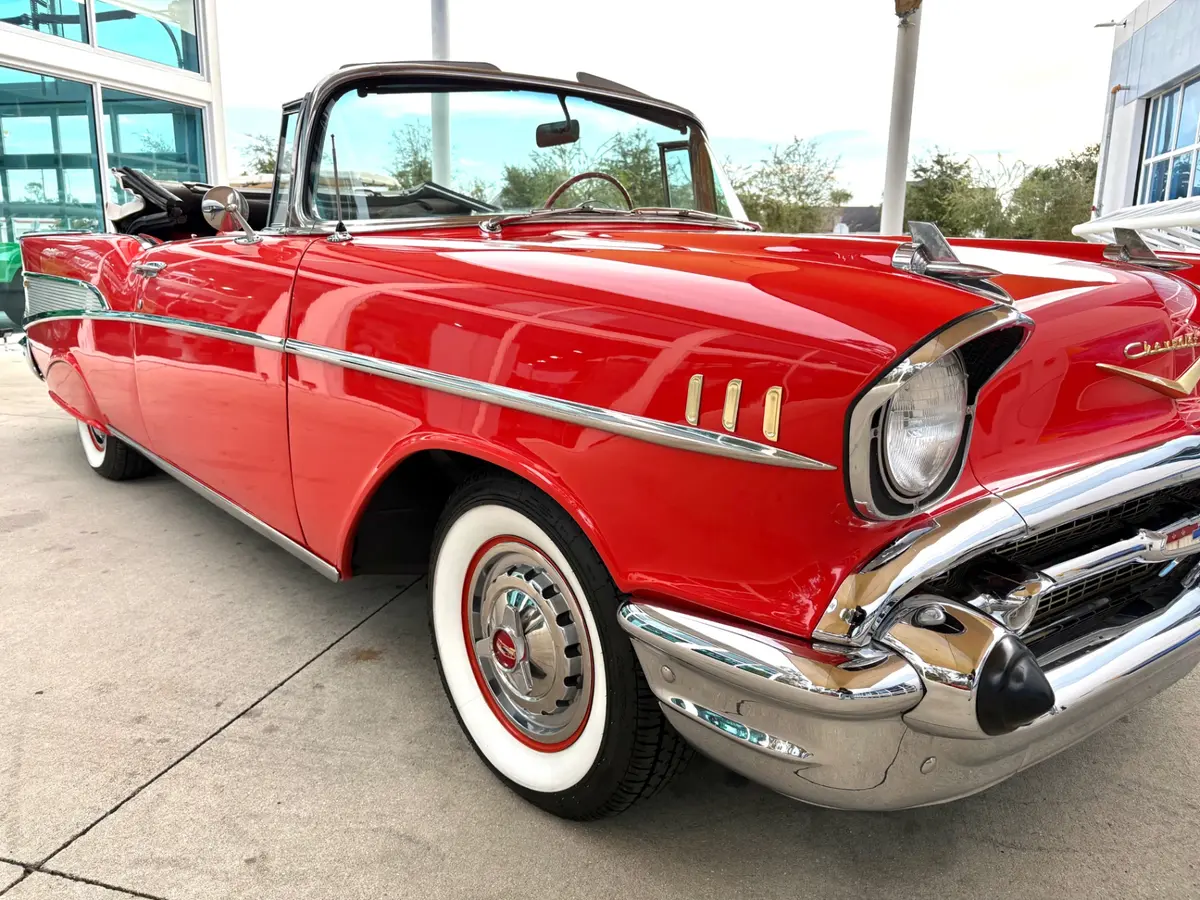 Vehicle photo 20