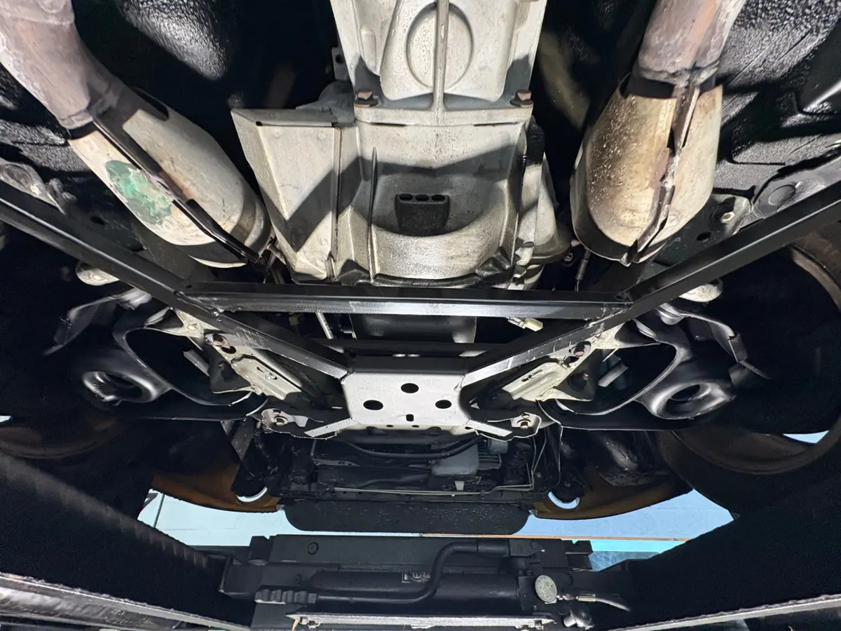 Vehicle photo 54
