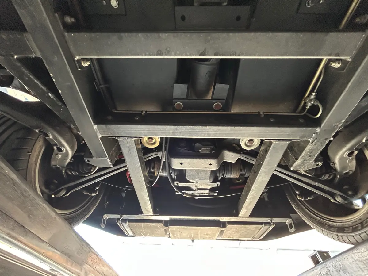 Vehicle photo 50