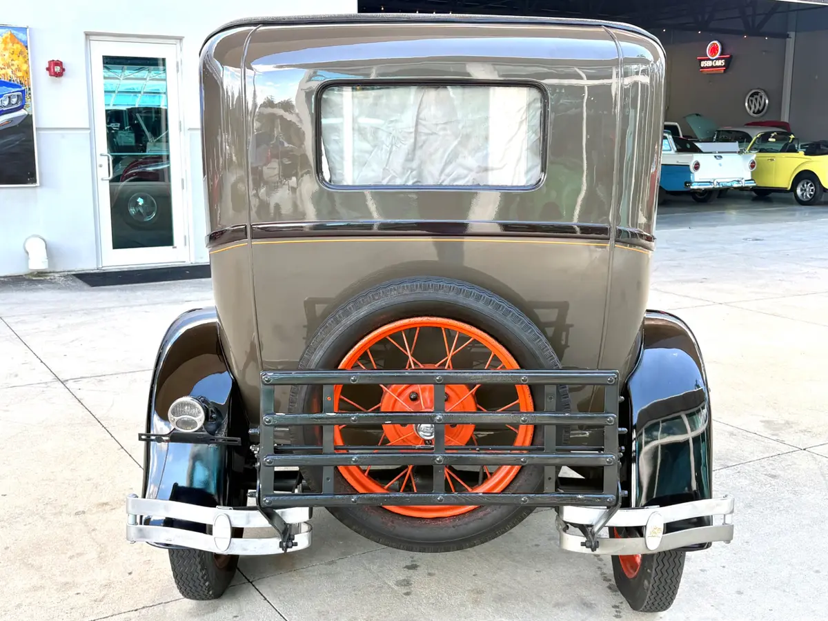 Vehicle photo 7