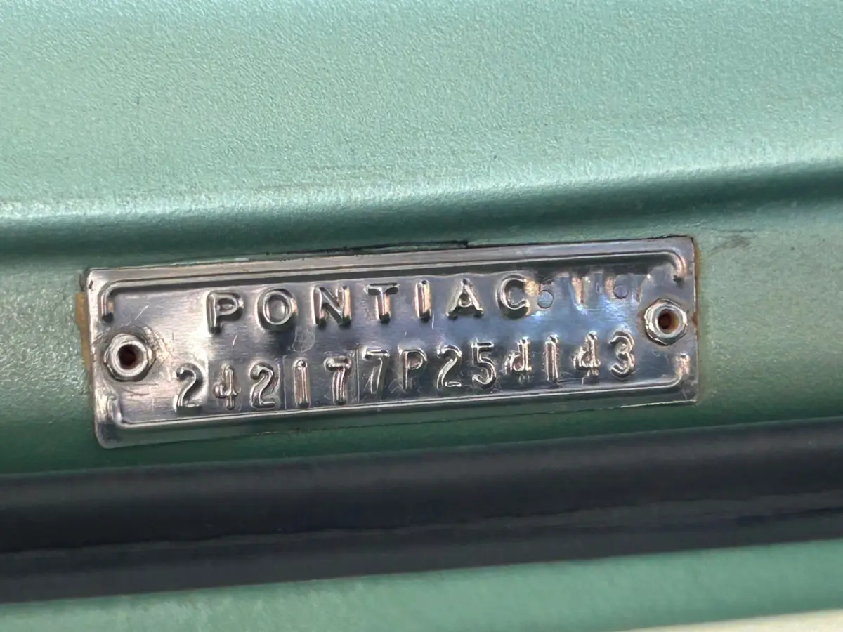 Vehicle photo 20