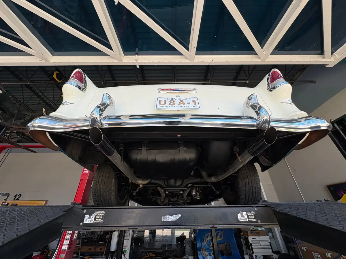 Vehicle photo 43