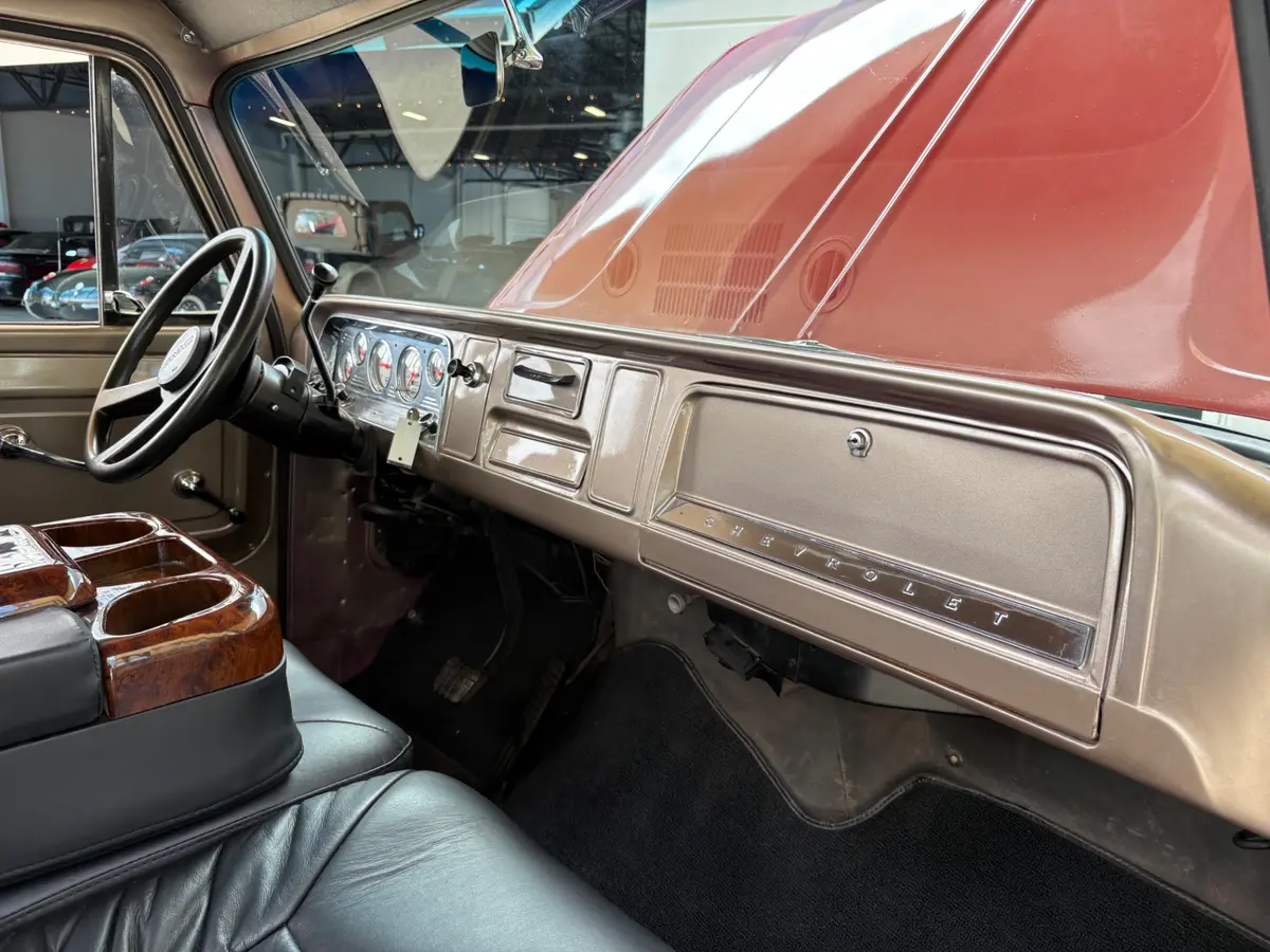 Vehicle photo 36
