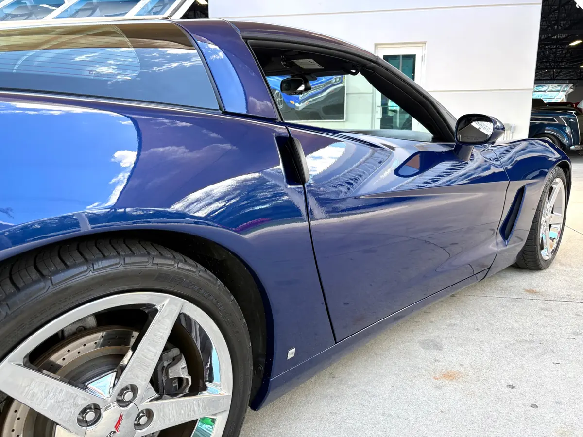 Vehicle photo 18