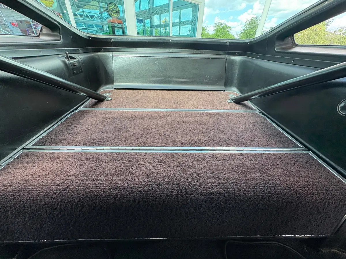 Vehicle photo 36